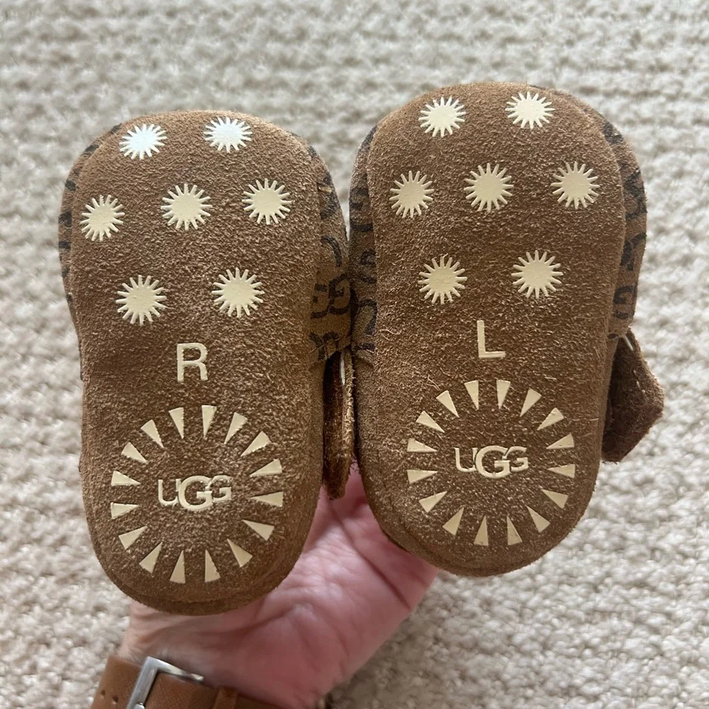 o/1 newborn Ugg